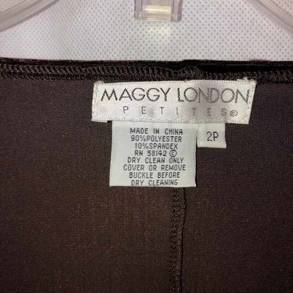 Maggy London Womans Velour Brown Top 2 Petites NWT - Picture 3 of 4